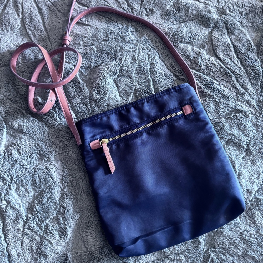 Boon Navy Crossbody Purse - Picture 2 of 4